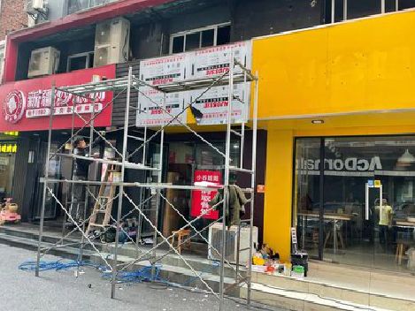 南江制作广告招牌如何避免它发黄？